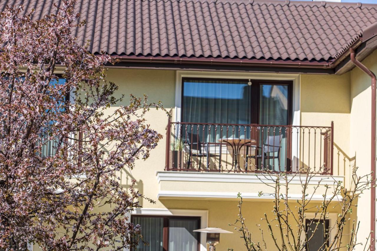Sakura_Inn Palanga Exteriör bild